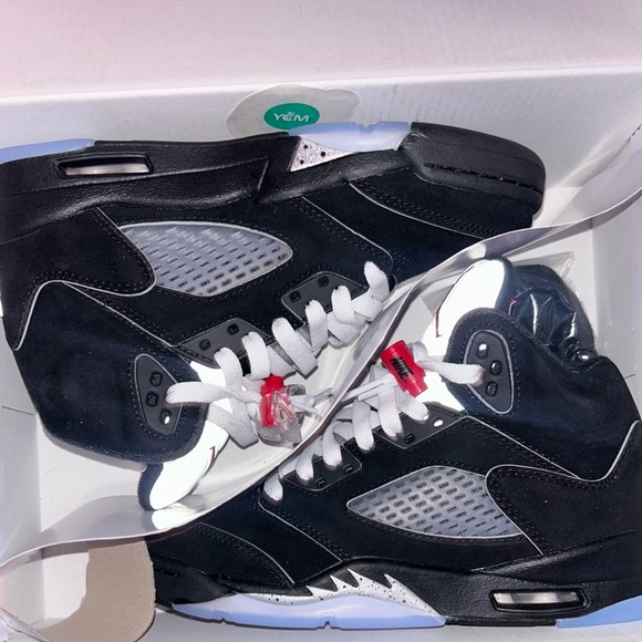 2025 Metallics Jordan 5’s Size 4.5y